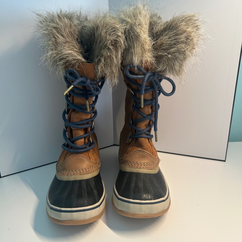 Sorel Women's Joan of Arctic Carmel Brown Black Waterproof Boot in Size 7
